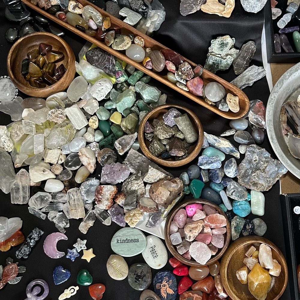 Show Listing Crystals & Stones